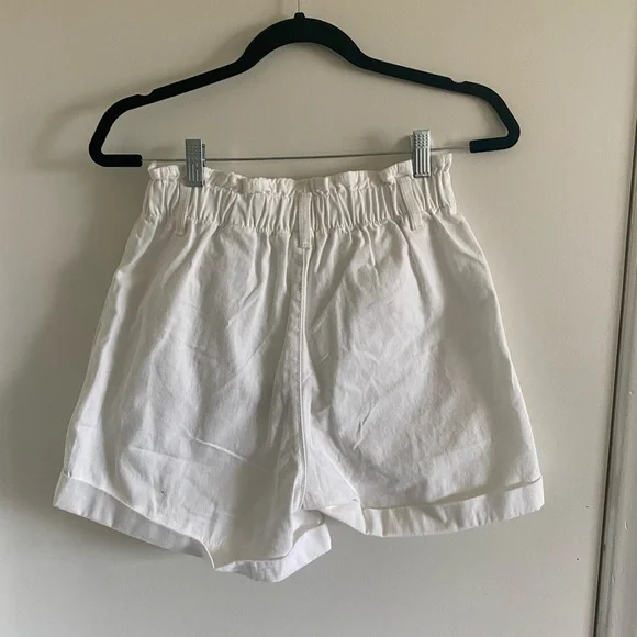 SOLD ON DEPOP - H&M White High Waisted Paper Bag Shorts - Picture 2 of 2